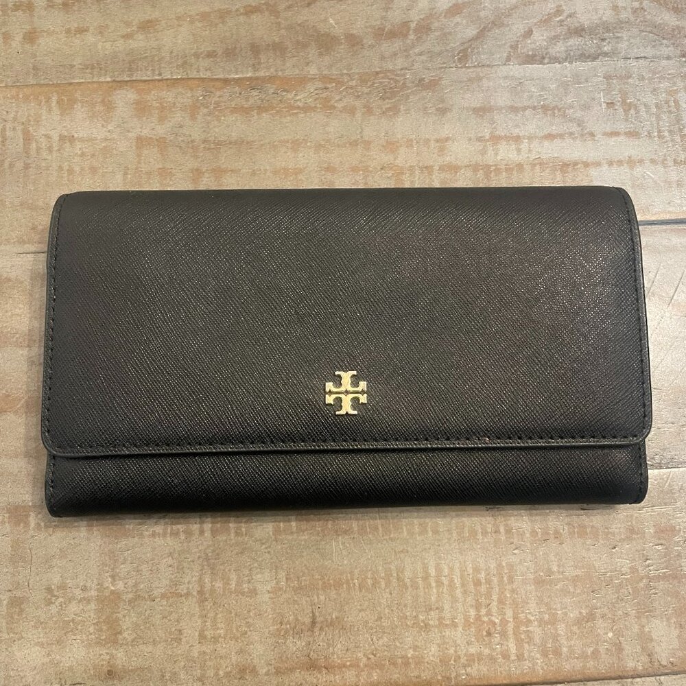 Tory Burch Black Leather Wallet – Lightly Used, Elegant & Chic!